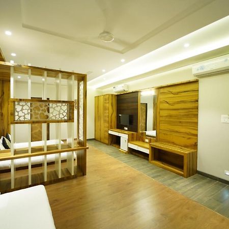 Hotel The Royal Inn Baramati Eksteriør billede
