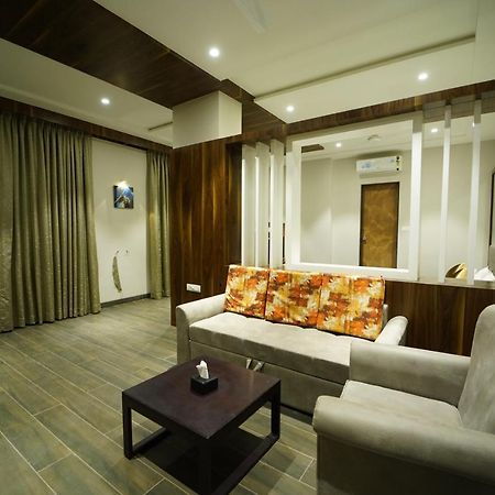 Hotel The Royal Inn Baramati Eksteriør billede