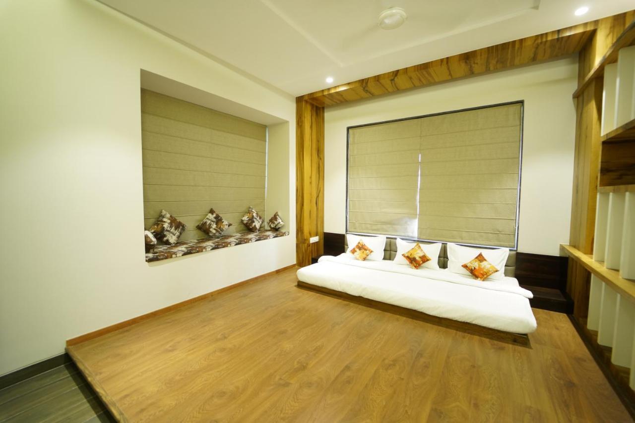 Hotel The Royal Inn Baramati Eksteriør billede