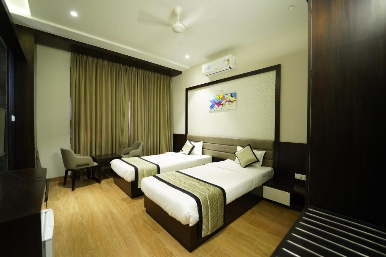 Hotel The Royal Inn Baramati Eksteriør billede