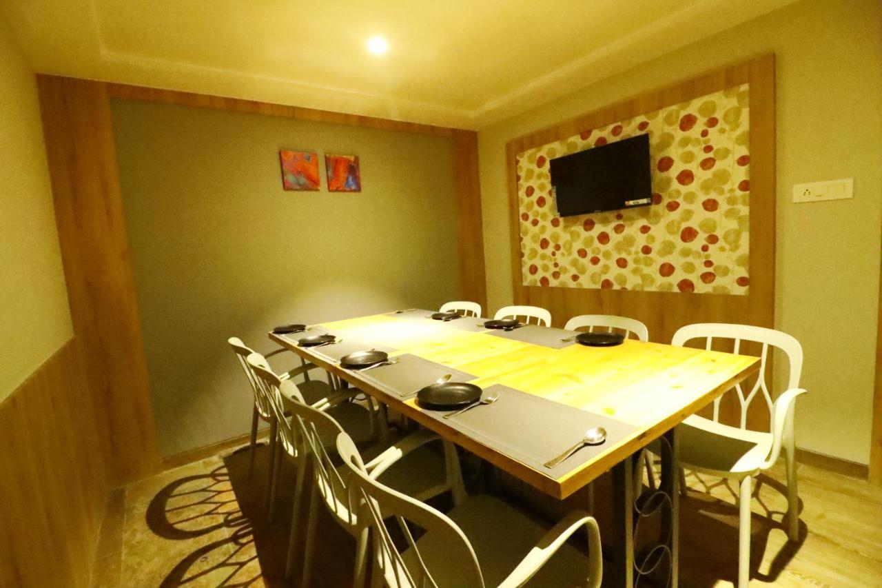 Hotel The Royal Inn Baramati Eksteriør billede