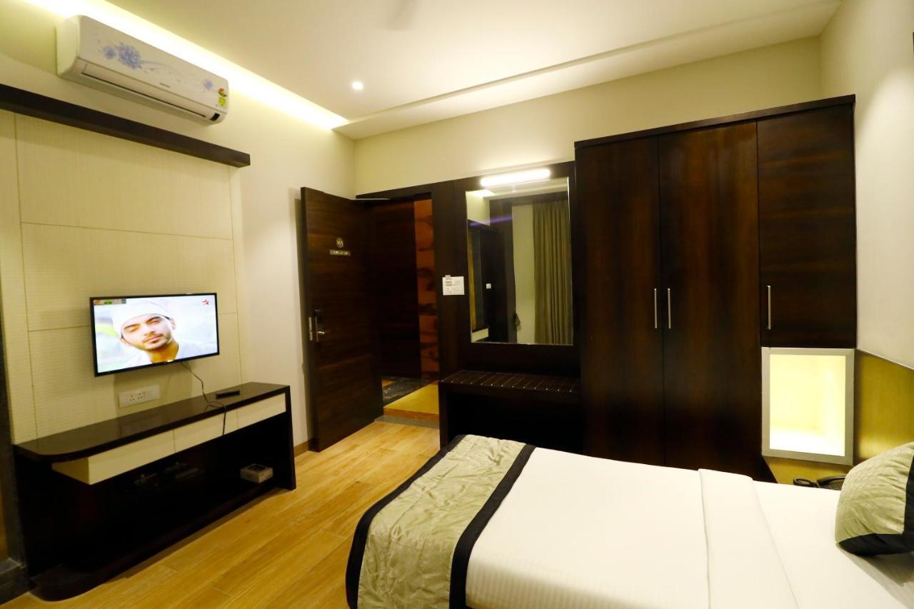 Hotel The Royal Inn Baramati Eksteriør billede