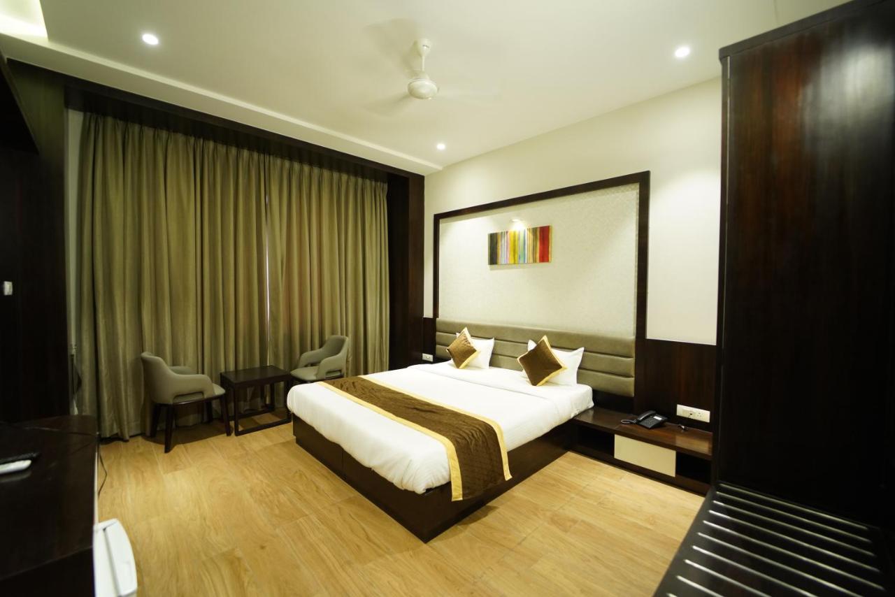 Hotel The Royal Inn Baramati Eksteriør billede