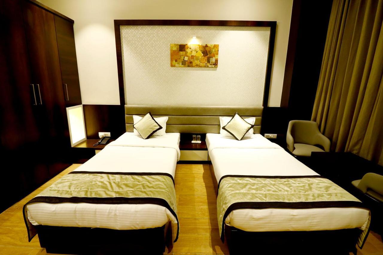 Hotel The Royal Inn Baramati Eksteriør billede