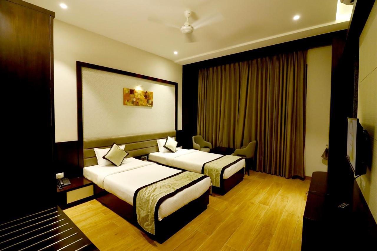 Hotel The Royal Inn Baramati Eksteriør billede